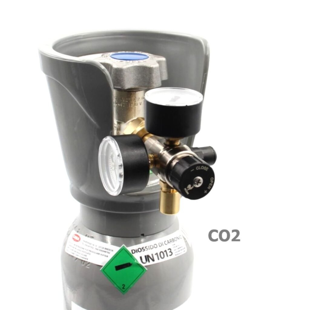 Riduttore di pressione W21.80 1/14 DUE con attacco standard professionale per bombole di CO2 oltre i 2Kg