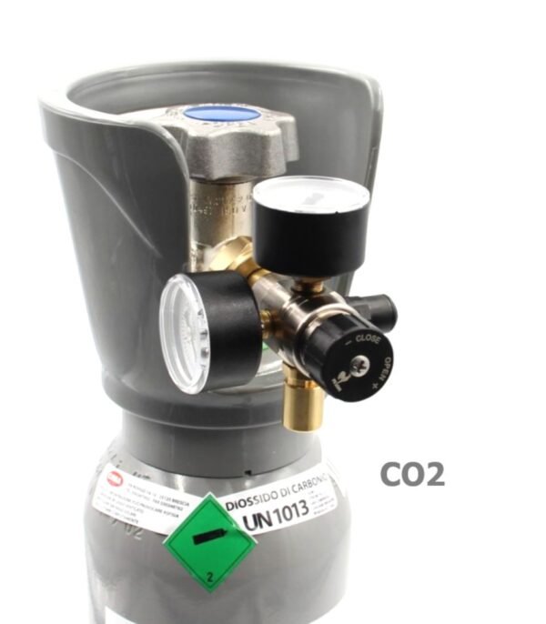 Riduttore di pressione W21.80 1/14 DUE con attacco standard professionale per bombole di CO2 oltre i 2Kg
